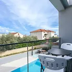 Family Friendly House With A Swimming Pool Kastel Stafilic, - 23486 بيت للعطل *