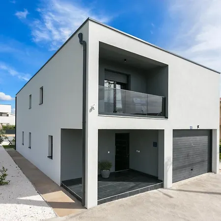 Family Friendly House With A Swimming Pool Kastel Stafilic, - 23486 بيت للعطل Kaštela