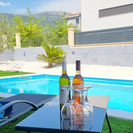 Family Friendly House With A Swimming Pool Kastel Stafilic, - 23486 *