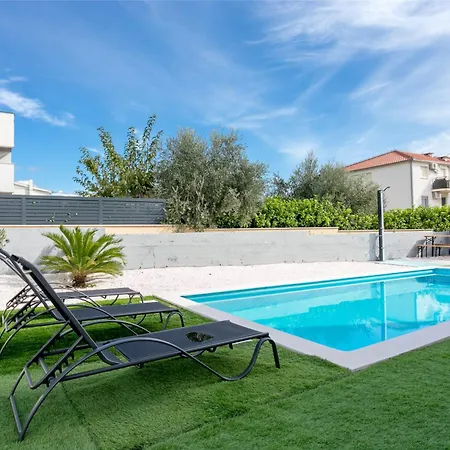 Prázdninový dům Family Friendly House With A Swimming Pool Kastel Stafilic, - 23486 *