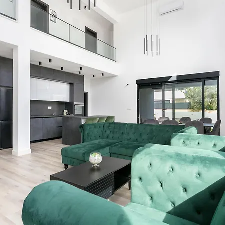 Family Friendly House With A Swimming Pool Kastel Stafilic, - 23486 *